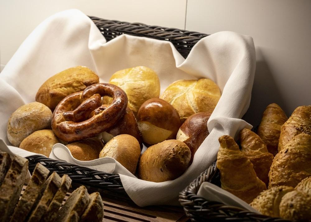 Boutique Hotel Helmhaus Zuerich Ngoại thất bức ảnh